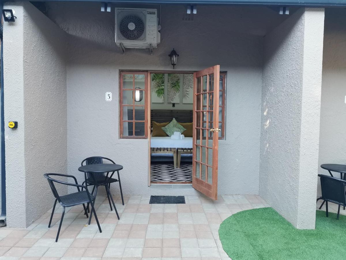 Guest Suites On Connor Bloemfontein Exteriör bild