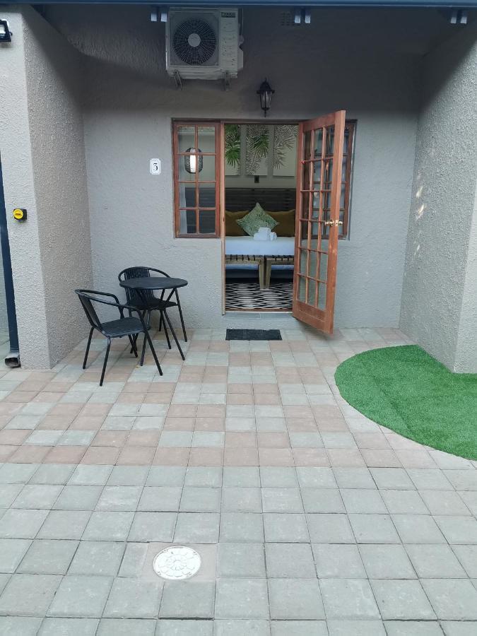 Guest Suites On Connor Bloemfontein Exteriör bild
